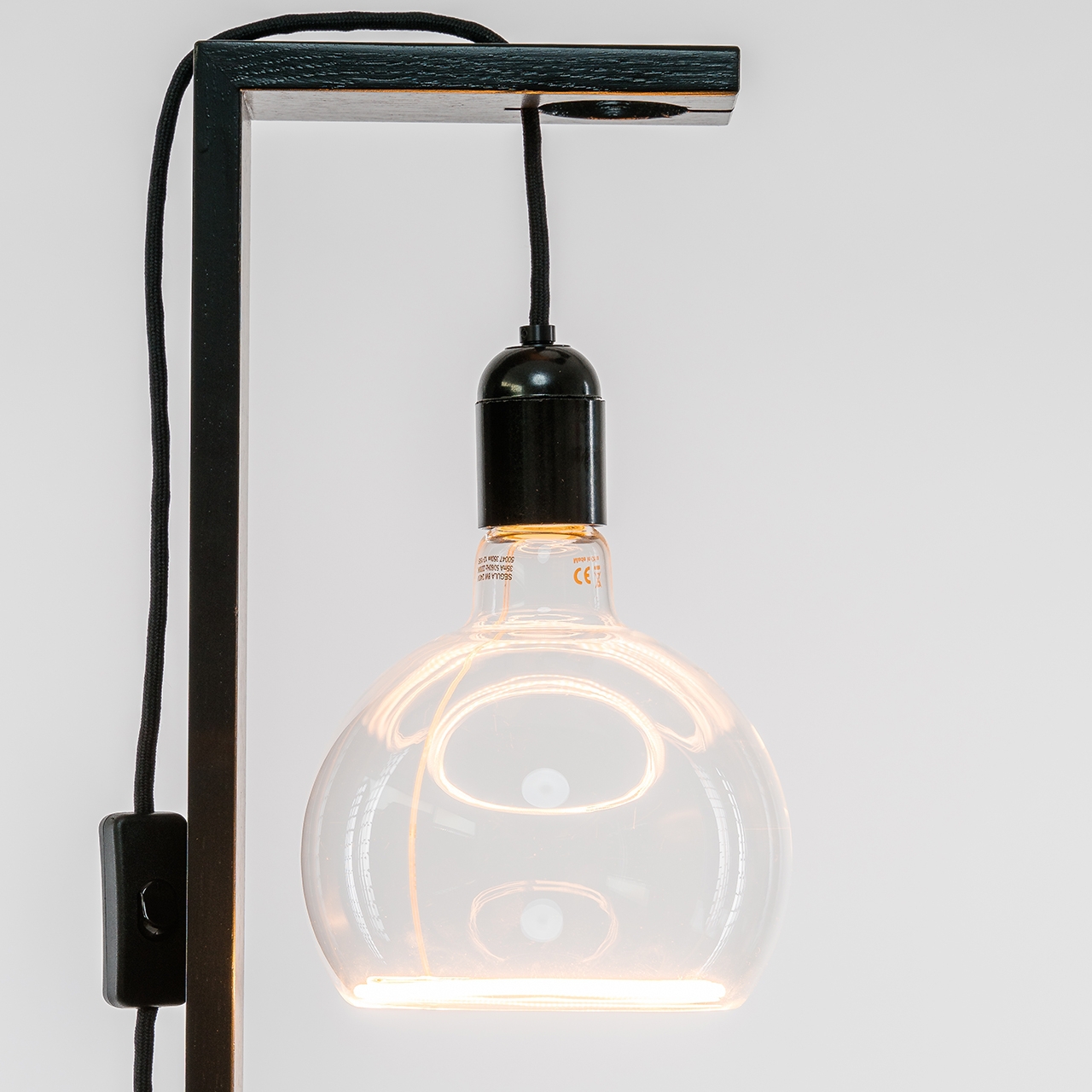 Lamp F, bulb "Floating"